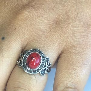 NWOT. Red vintage Gypsy Boho Black Bling Ring